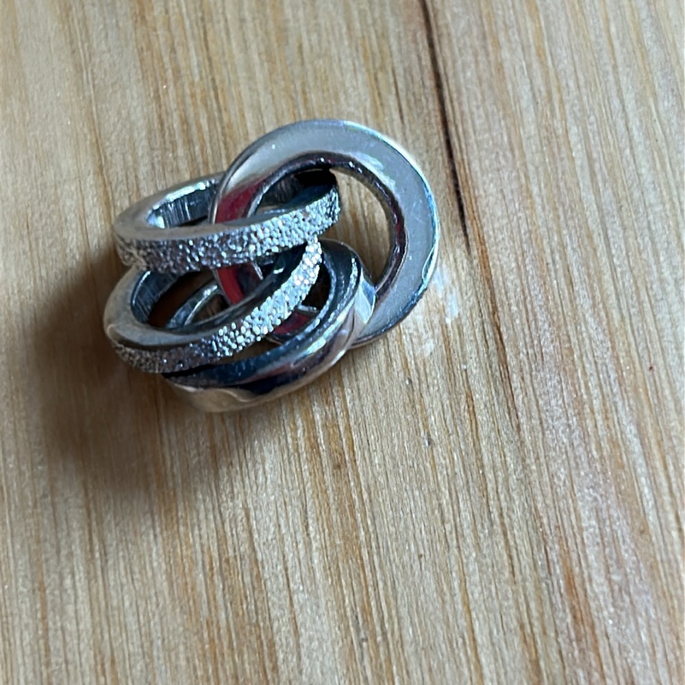 Pianegonda Chic 925 Silver Interlocking Ring Pendant - Picture 2 of 7